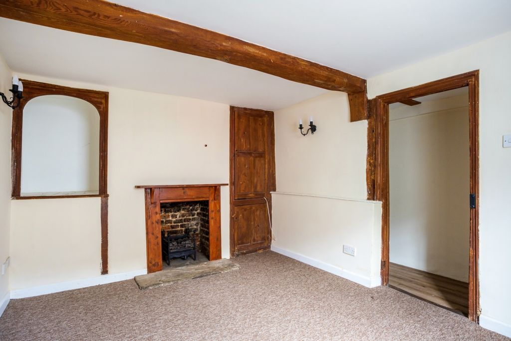 Property photo 2 of 8 Living Room