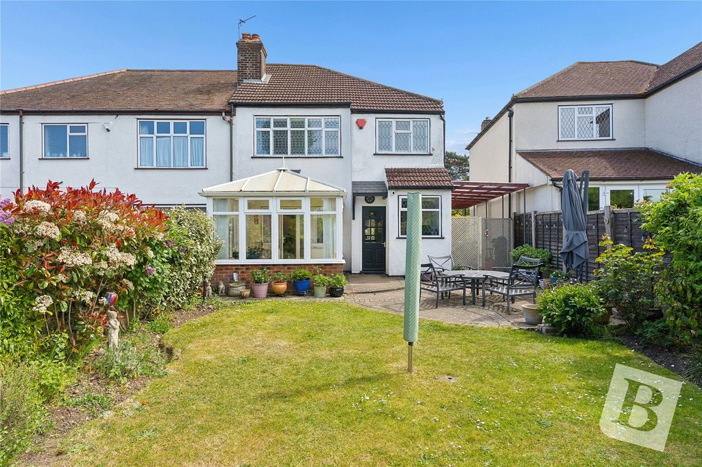 Property photo 3 of 18 Garden