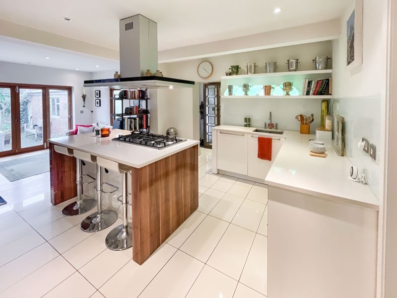 Property photo 2 of 23 Kitchen/Diner/Family Room