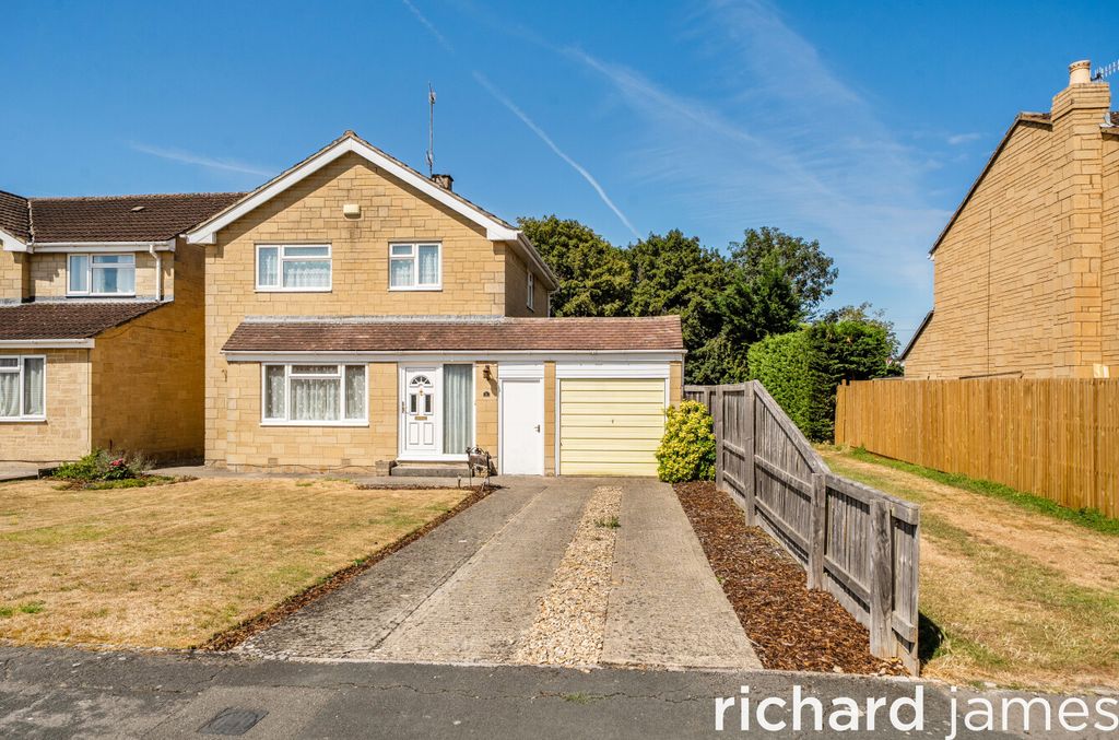 Property photo 1 of 17 c2746A7c3Aba45329Dbca4Df824Da7Bc