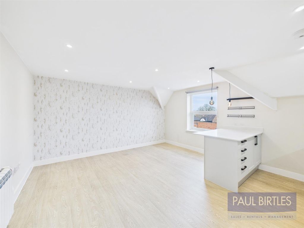 Property photo 3 of 20 Cam04378G0-Pr0248-Still002.Jpg