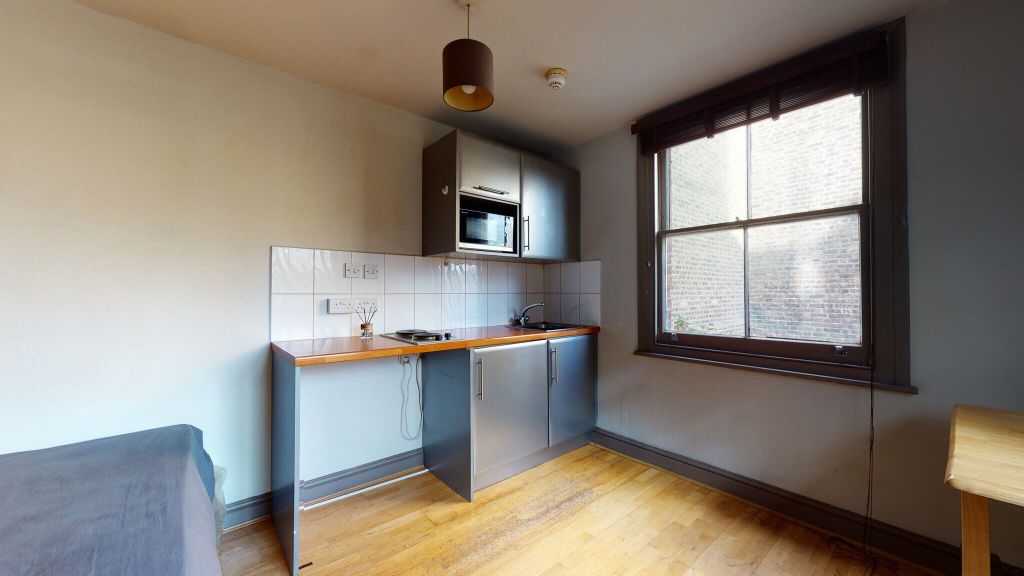 Property photo 2 of 9 Kitchen