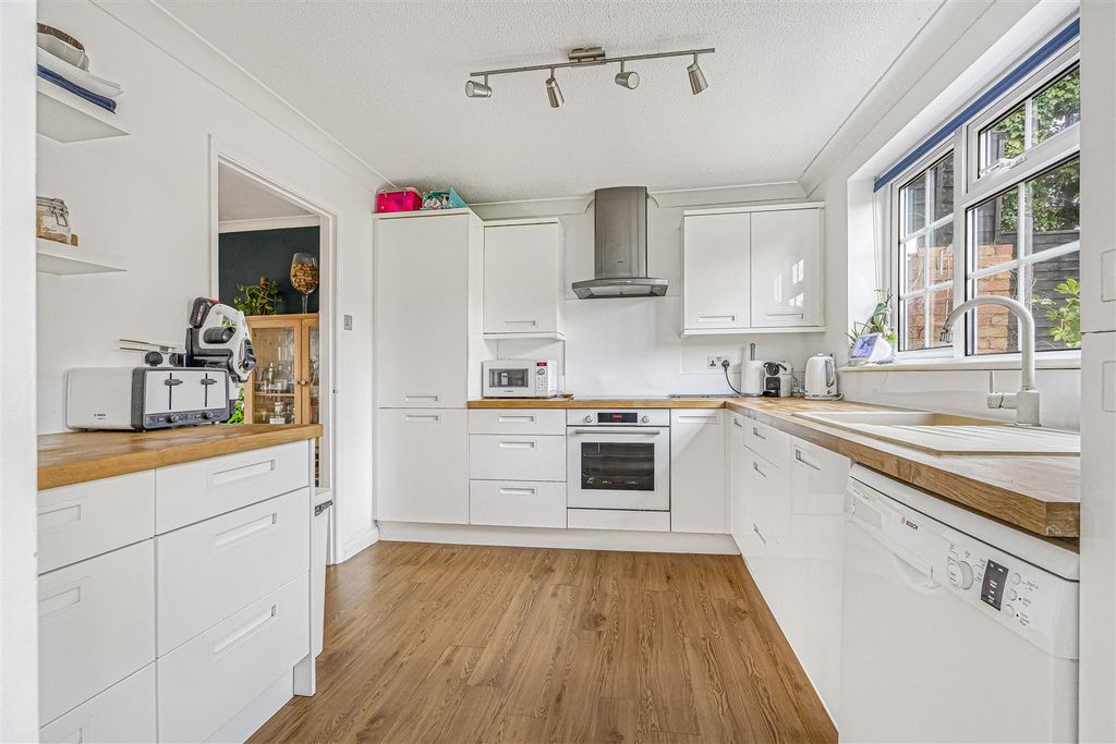 Additional image 8 of 4 bed detached house for saleBalmoral, Cranbrook Estate, Maidenhead SL6