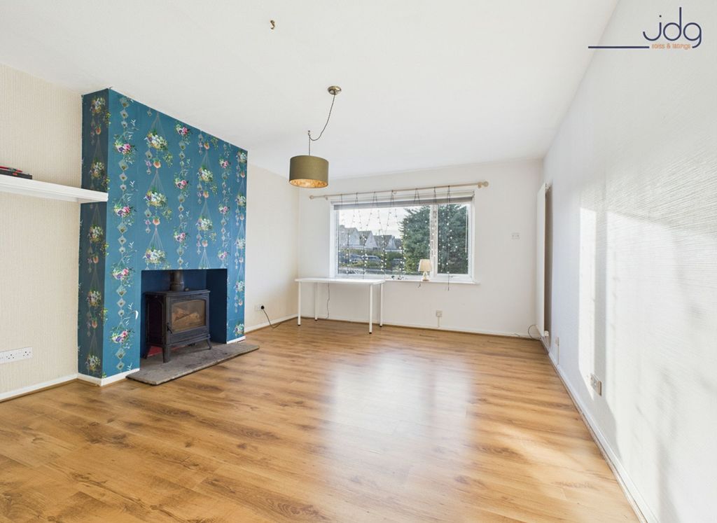 Property photo 3 of 16 Living Room