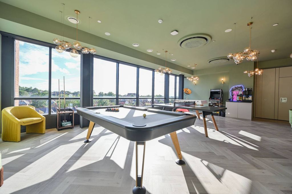 Property photo 3 of 11