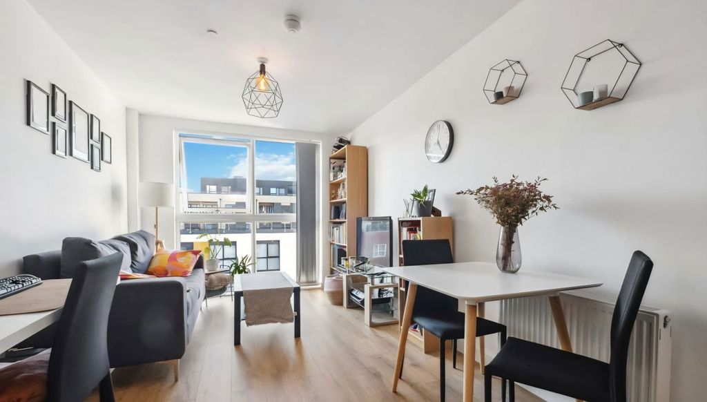 Property photo 2 of 9