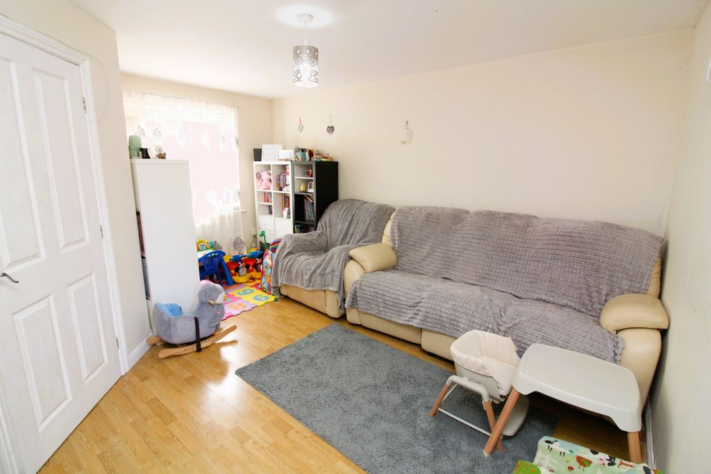 Property photo 2 of 27 Img_5286
