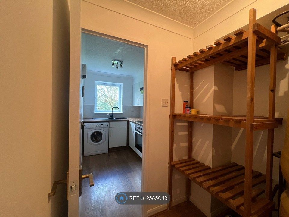 Property photo 2 of 10 Utility Room