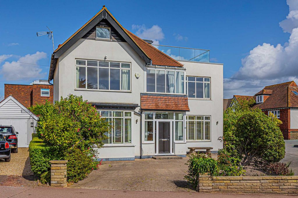 Property photo 1 of 50