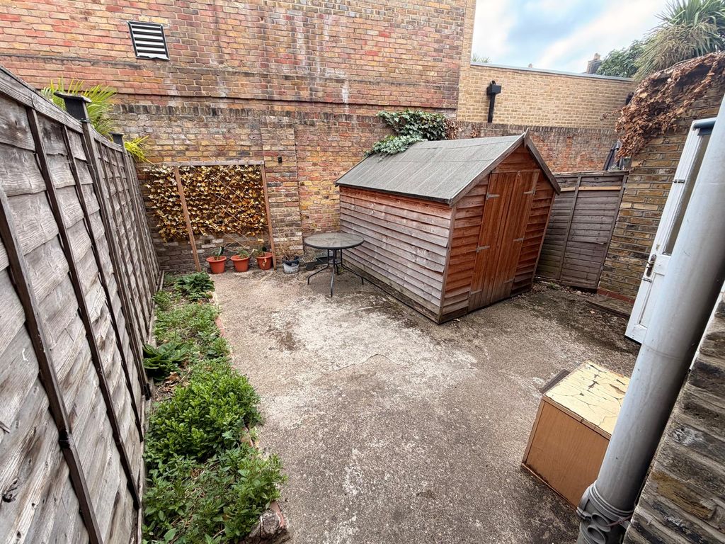 Property photo 3 of 4