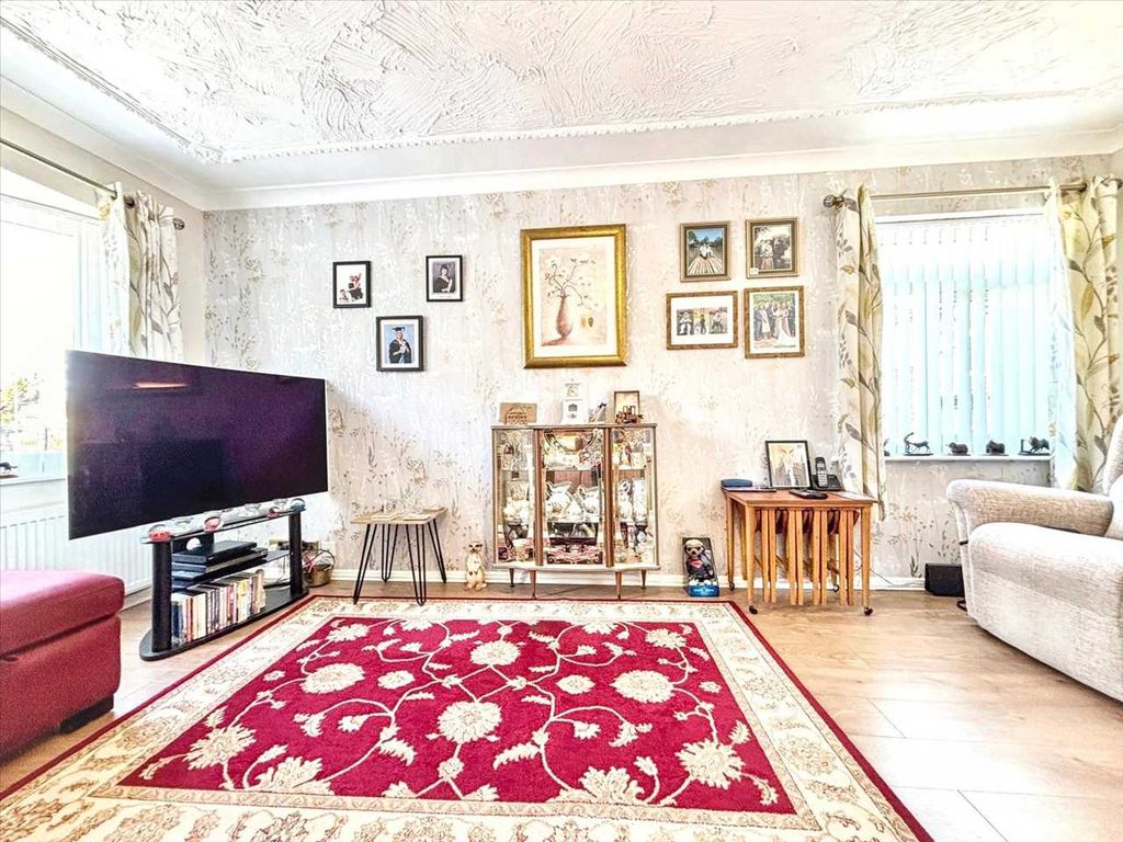 Property photo 3 of 26