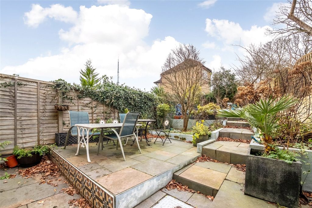 Property photo 2 of 16 Picture No. 08