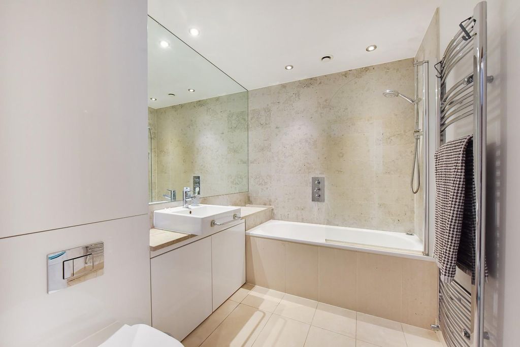 Property photo 3 of 13 Flat 8, 99 Baker Streetflat 8, 99 Baker Street (13
