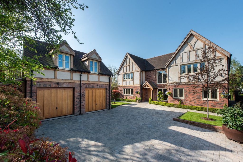 Property photo 2 of 31 Image