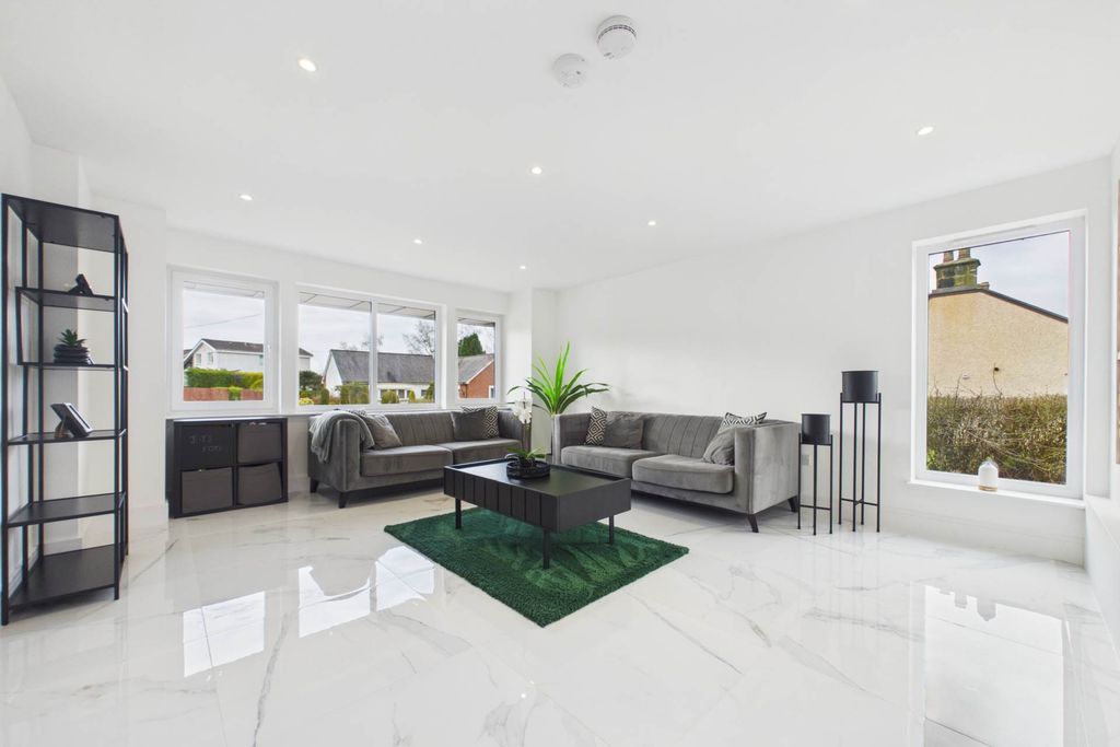 Property photo 3 of 41