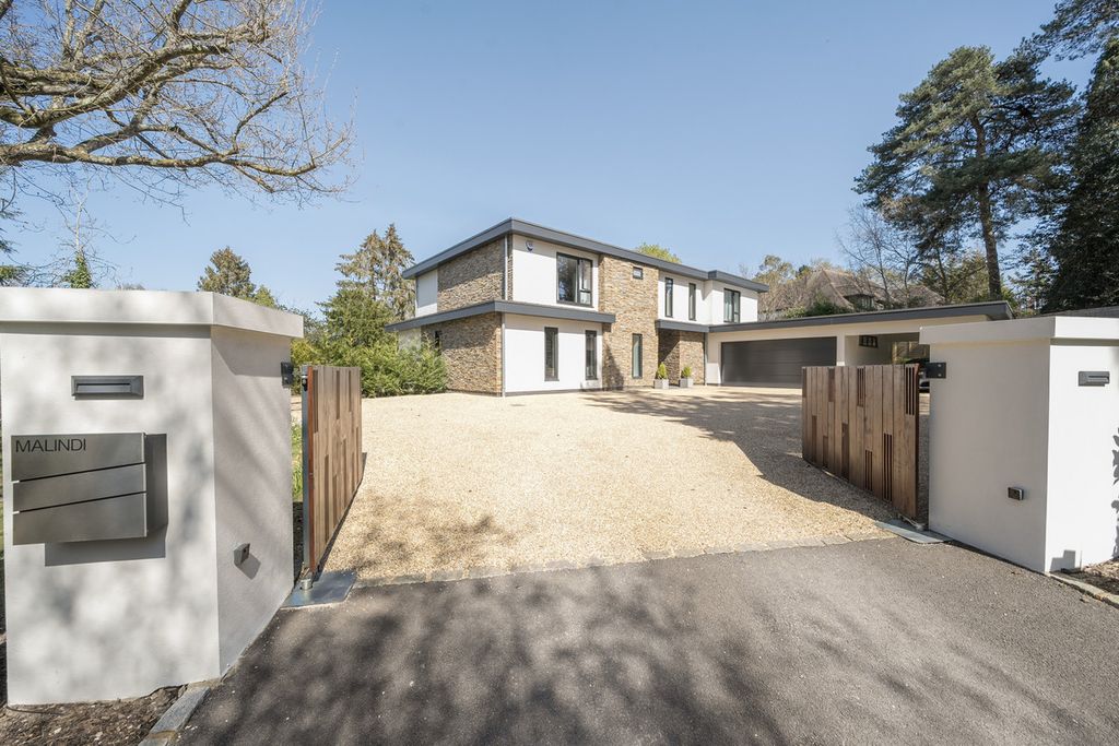 Property photo 1 of 23