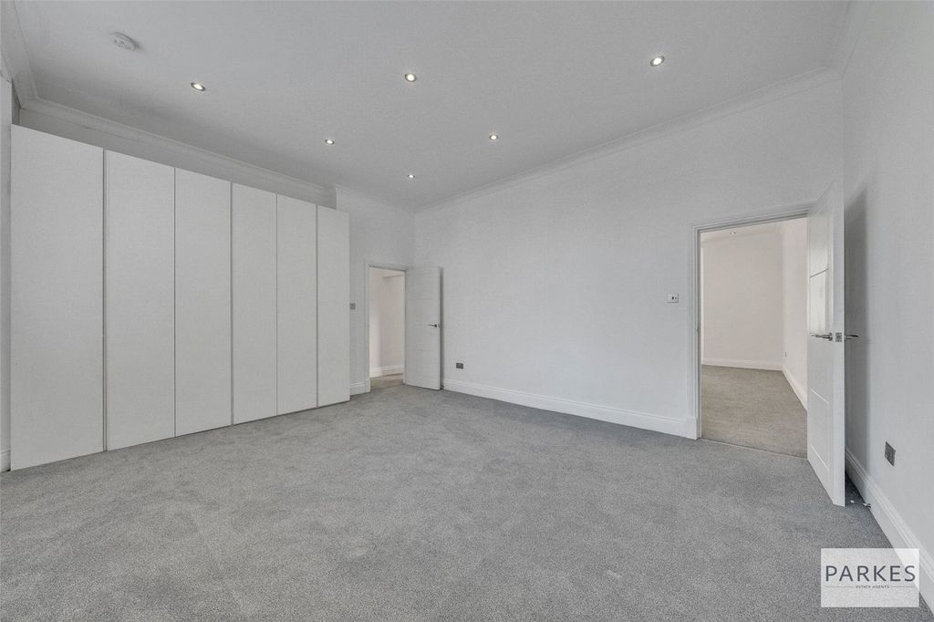 Property photo 3 of 10 Picture No. 09