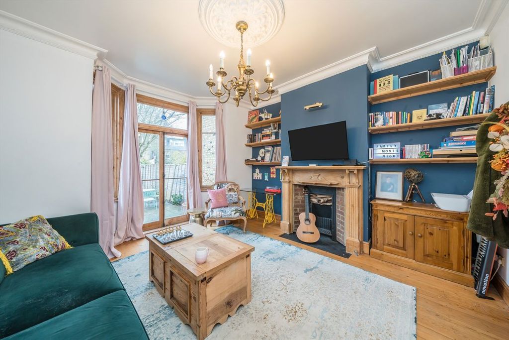 Property photo 2 of 10