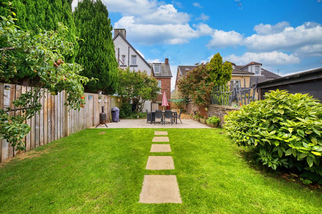 Property photo 2 of 37