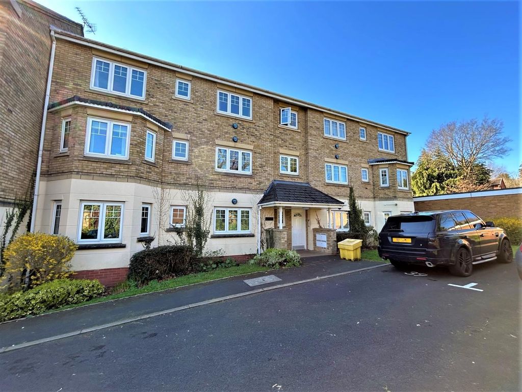 Property photo 1 of 7 Approach