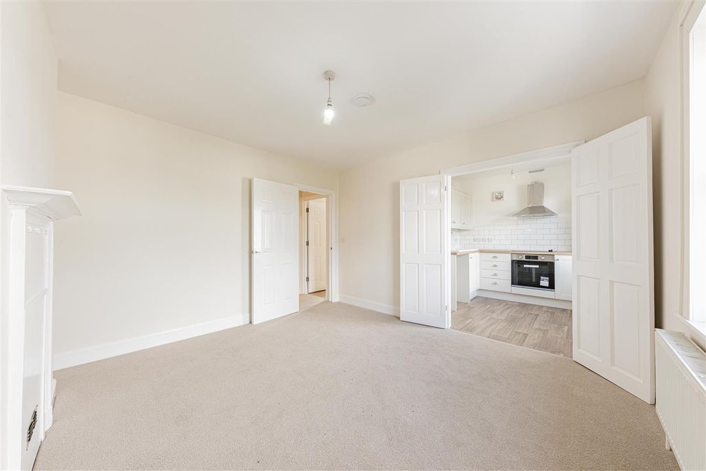 Property photo 3 of 14 L J Imaging-5.Jpg