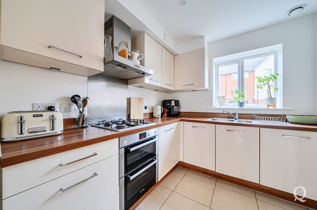 Property photo 2 of 21 A0052F44-273F-4d0...