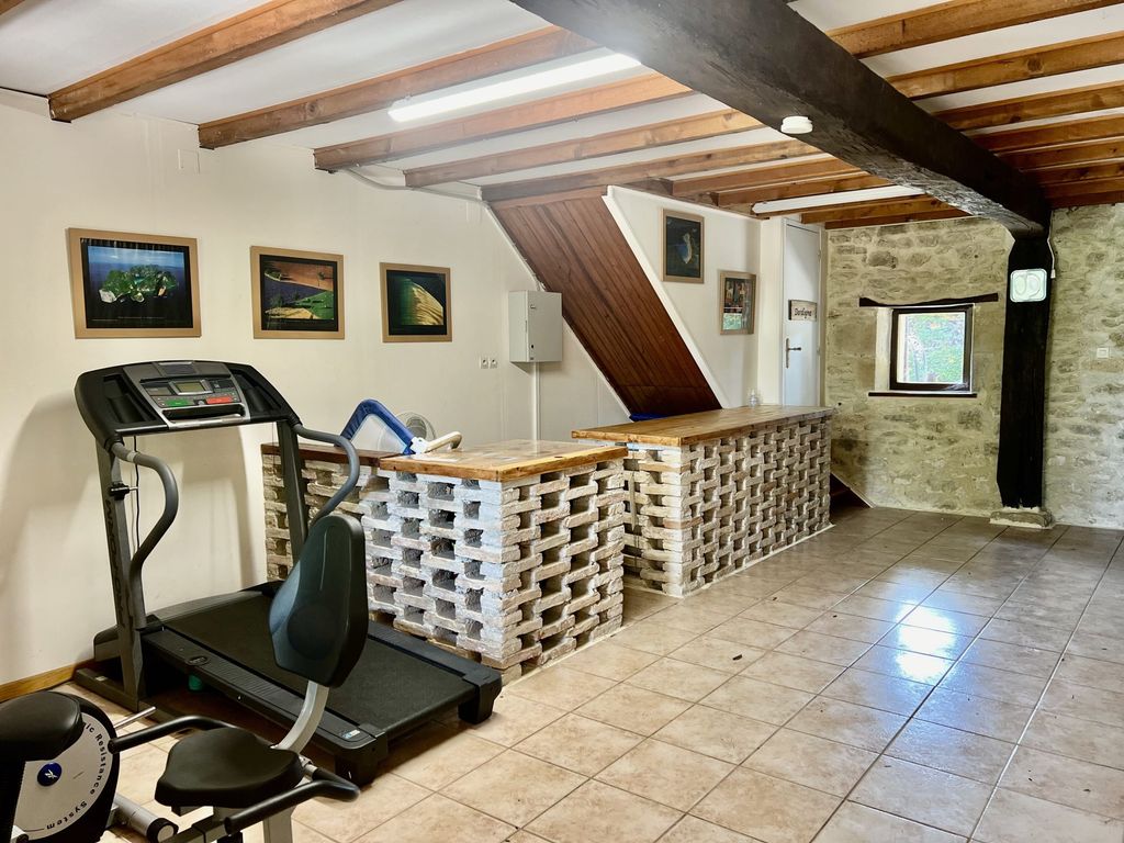 Property photo 2 of 23