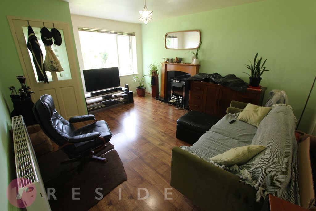 Property photo 2 of 8 Lounge