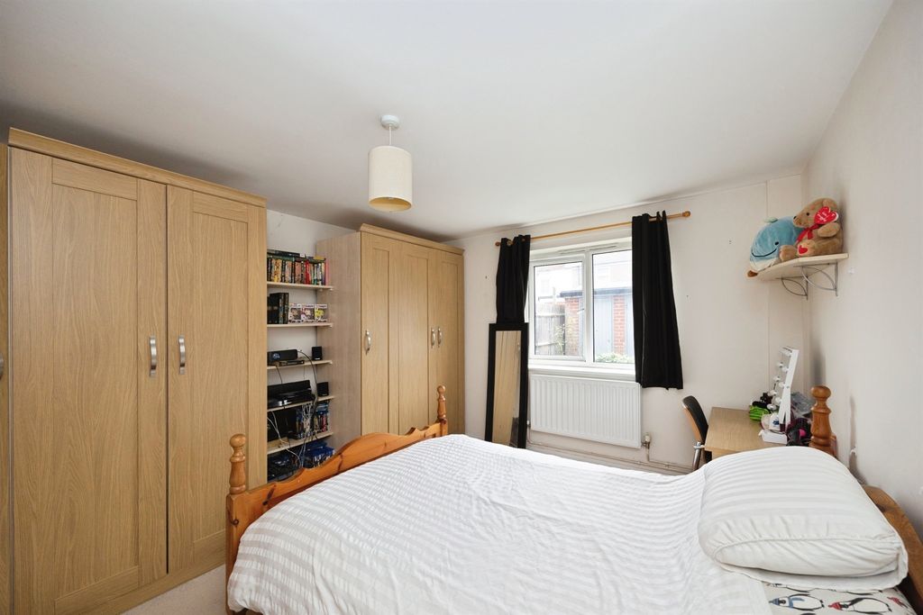 Property photo 3 of 17