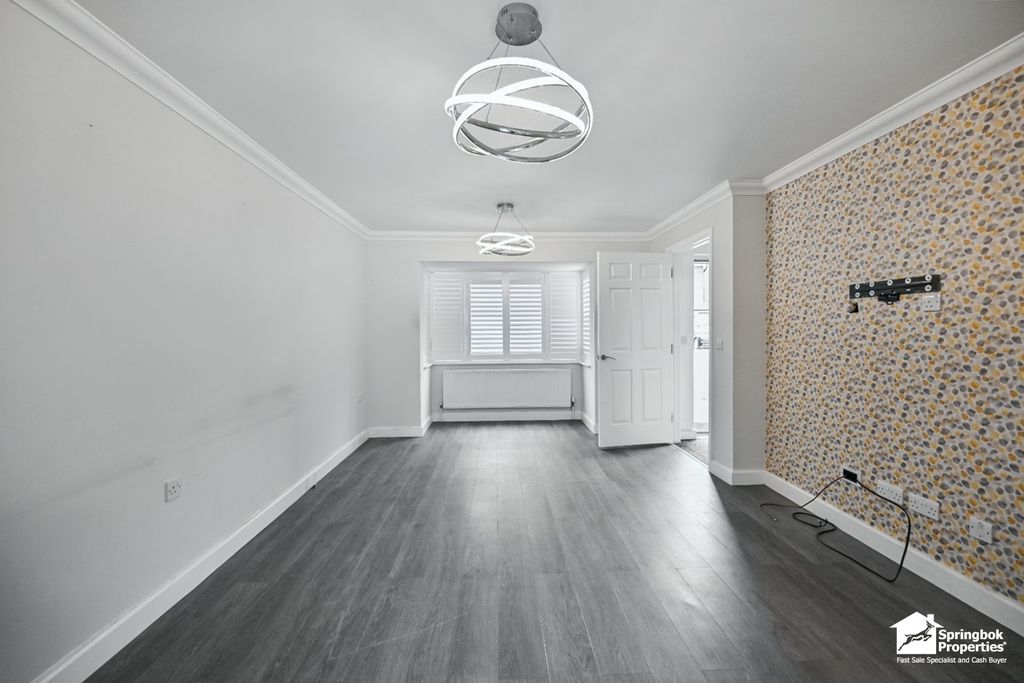 Property photo 2 of 19 1