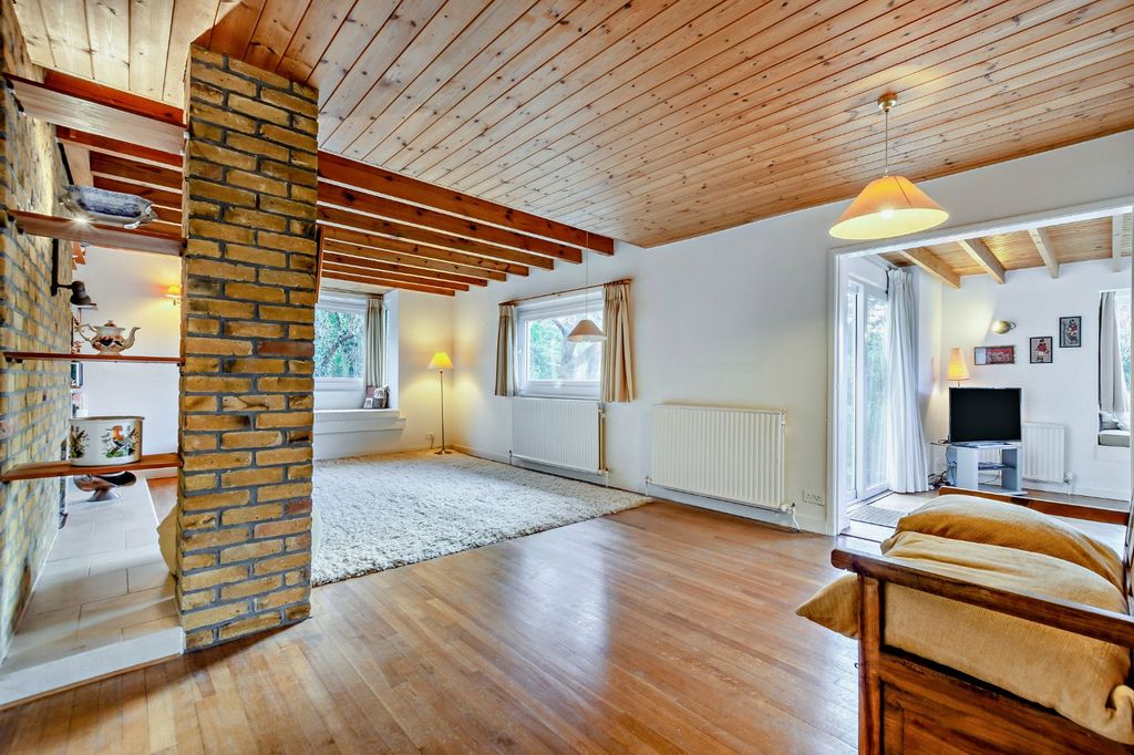 Property photo 3 of 20 Reception Room