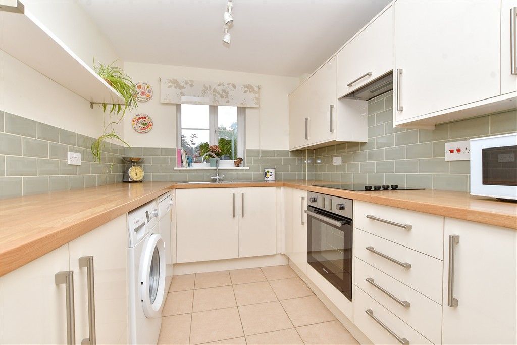 Property photo 1 of 11 Kitchen