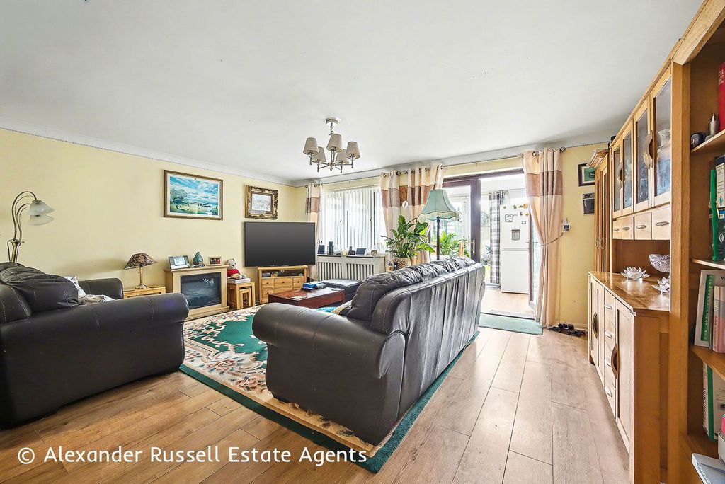 Property photo 3 of 18