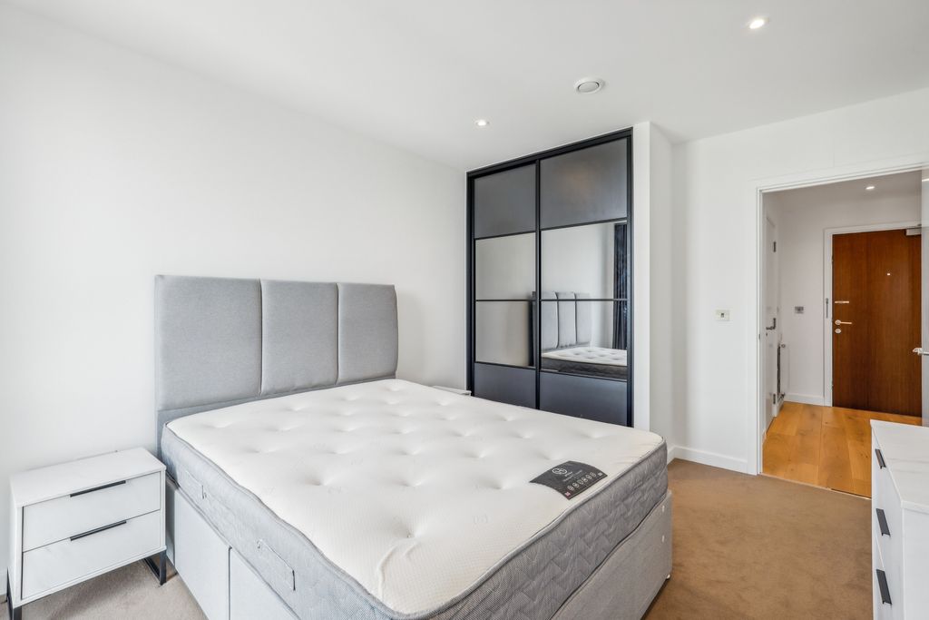 Property photo 3 of 6