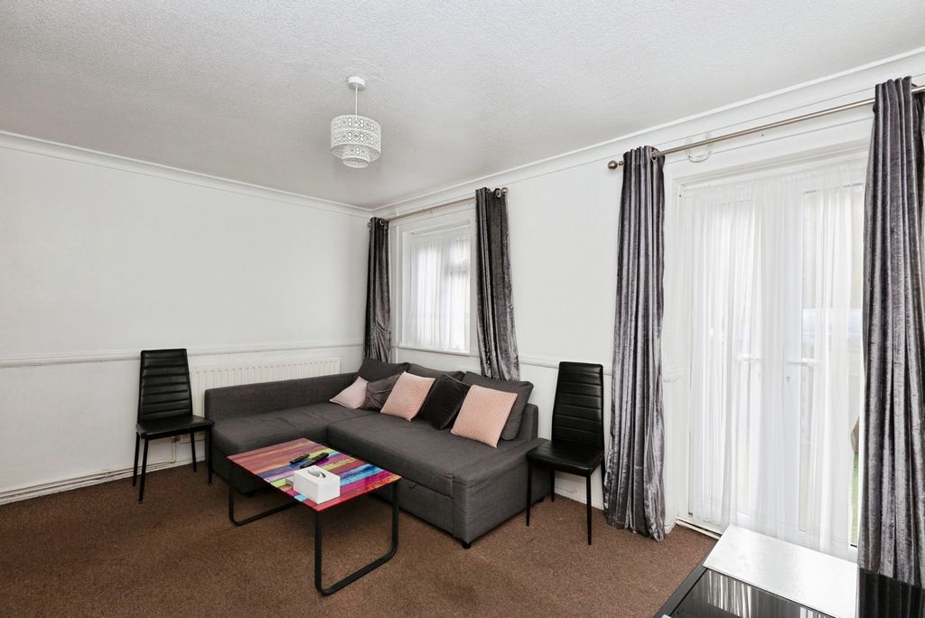 Property photo 3 of 17 Photo