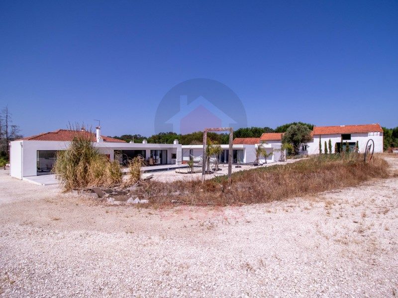 Property photo 1 of 43