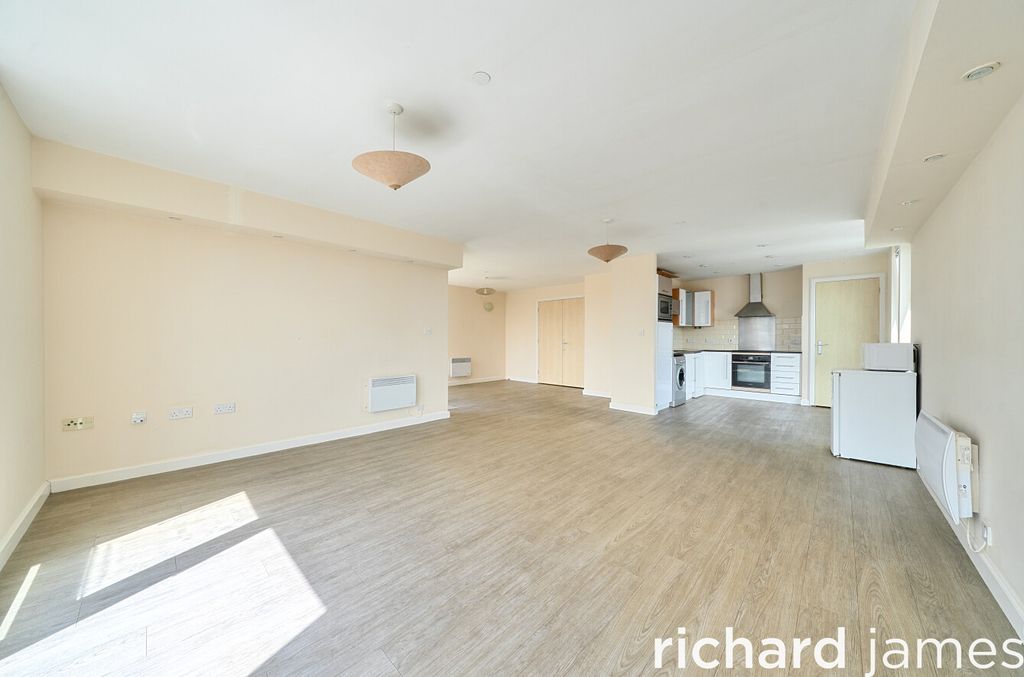 Property photo 3 of 13 4A5dc427Bb874443B37Db13Ed2666974