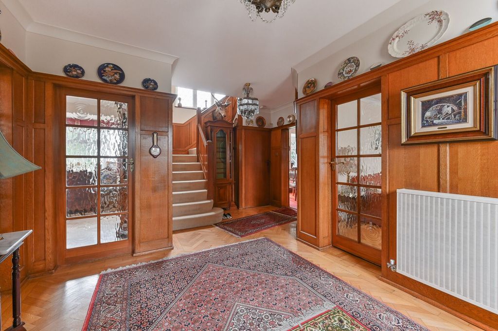 Additional image 10 of 5 bed detached house for saleGrimwade Avenue, Lloyd Park, Croydon CR0