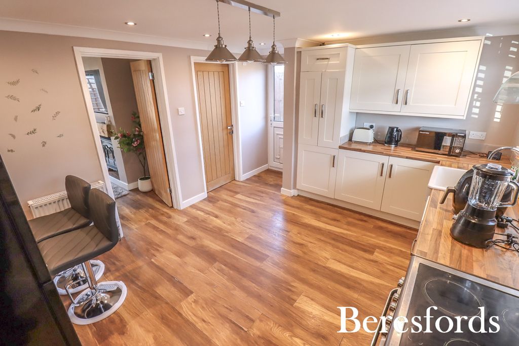 Property photo 3 of 34 Picture No. 18