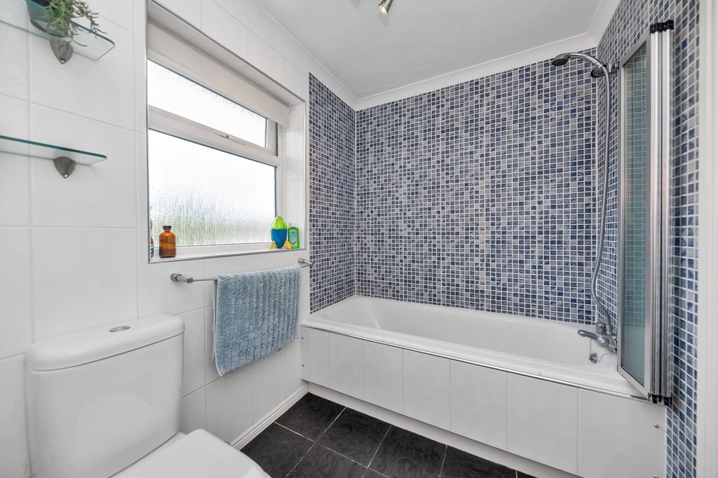 Property photo 3 of 26