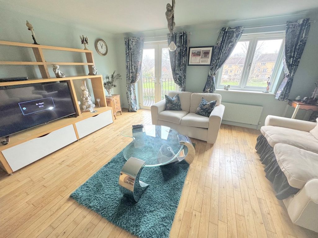 Property photo 3 of 27