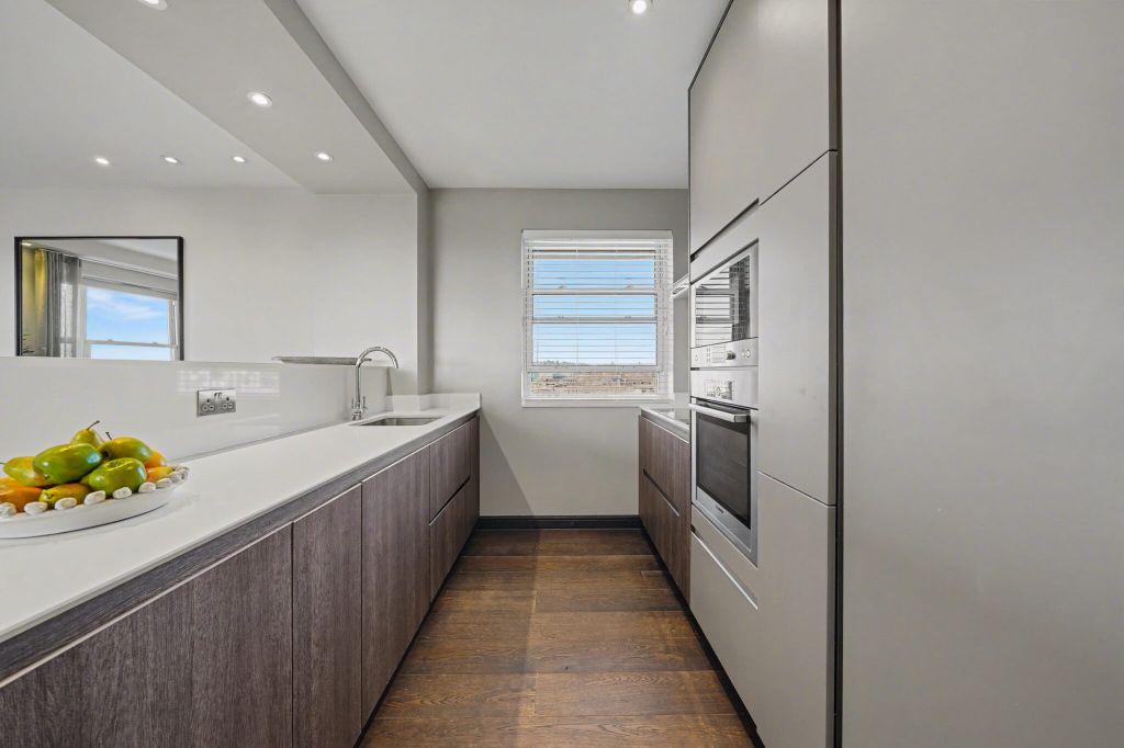 Property photo 2 of 15 Kitchen