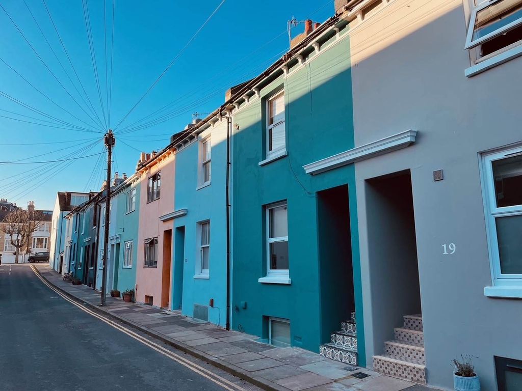 Property photo 2 of 20 Exterior_2