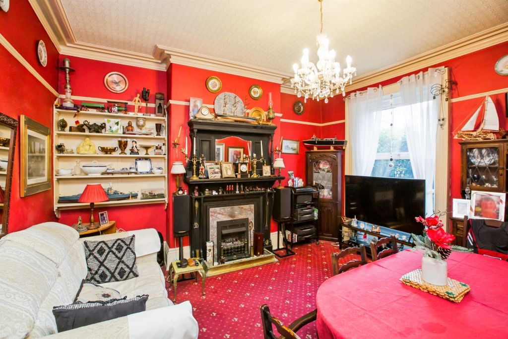 Property photo 2 of 18