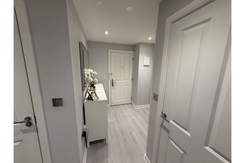 Property photo 3 of 15 Hallway