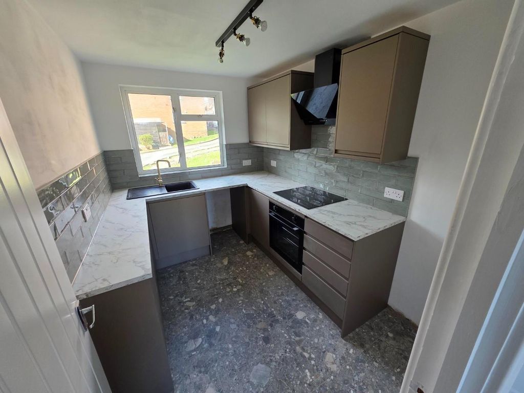 Property photo 3 of 8 Kitchen - 1.Jpg