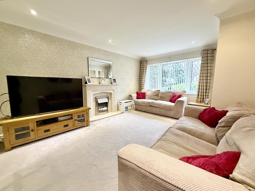 Property photo 3 of 23 Living Room