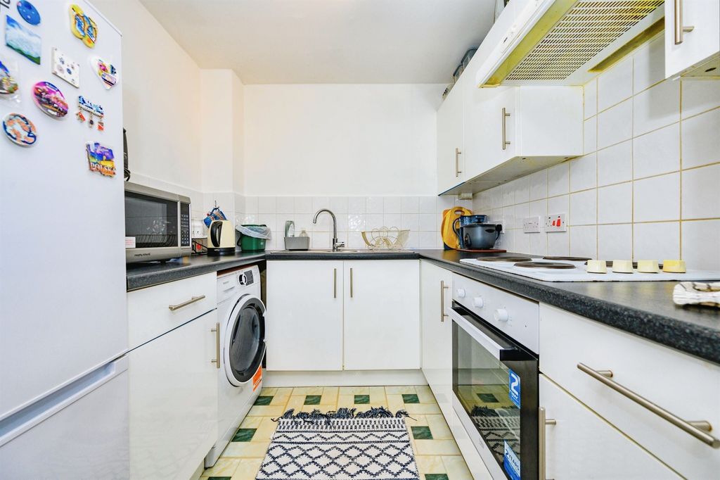 Property photo 3 of 13