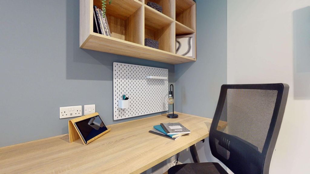 Property photo 3 of 18