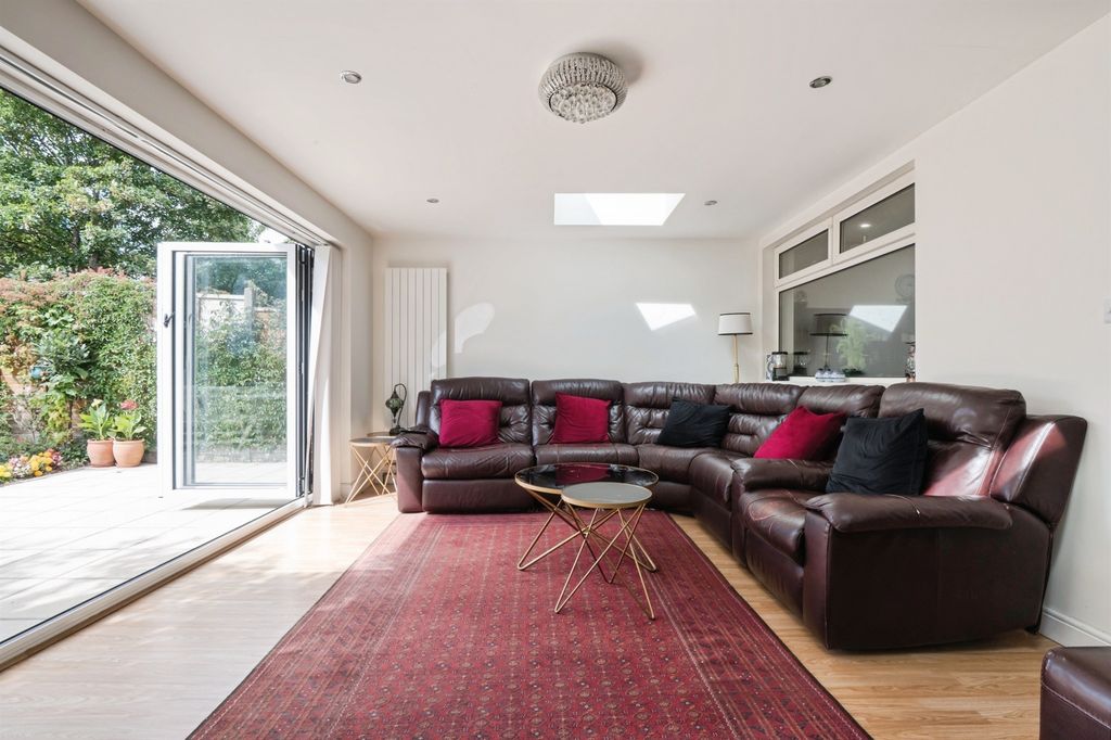 Property photo 3 of 15